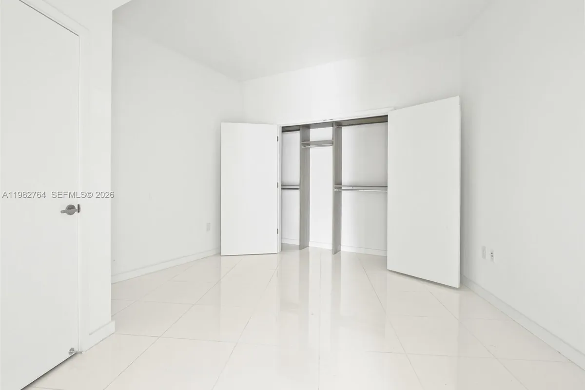 851 NE 1st Ave # 4801, Miami FL 33132