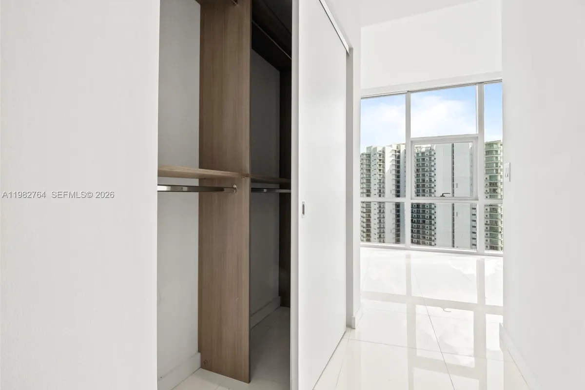 851 NE 1st Ave # 4801, Miami FL 33132