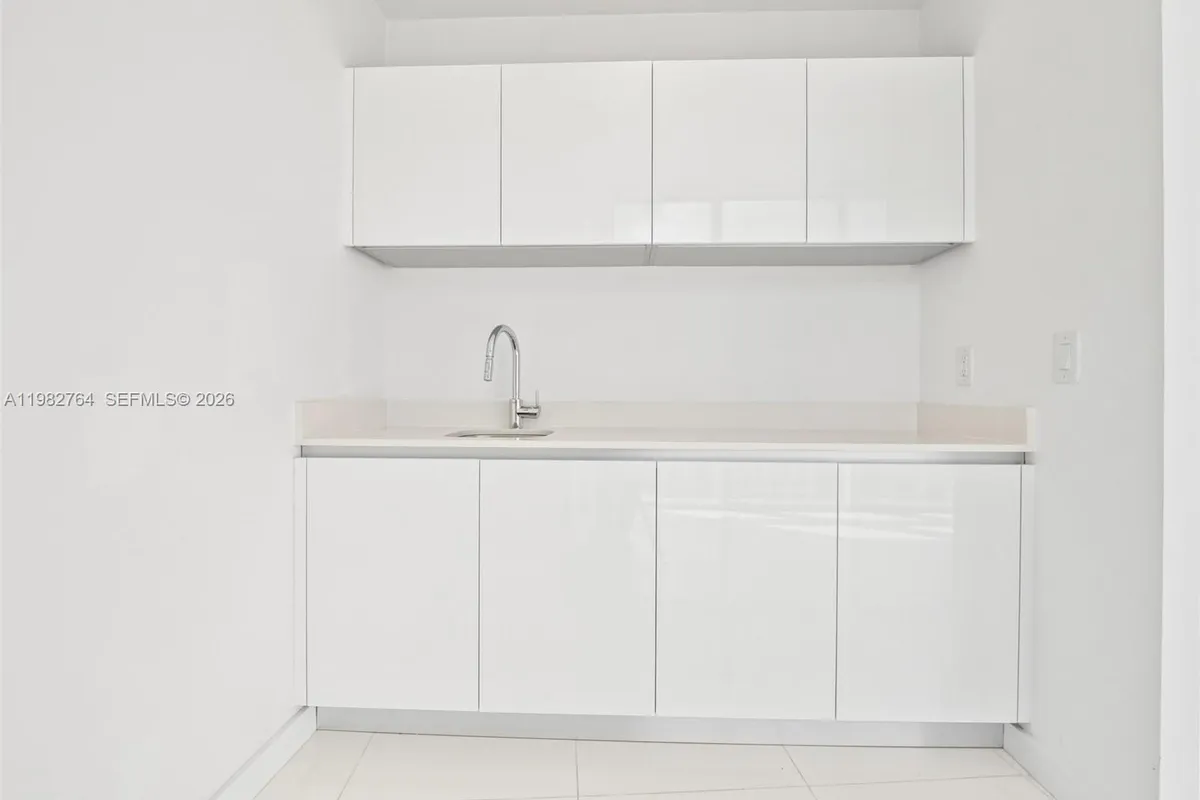 851 NE 1st Ave # 4801, Miami FL 33132