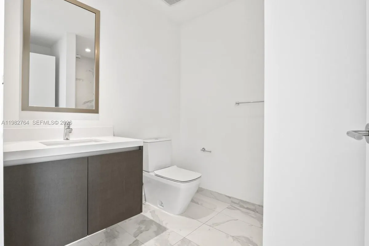 851 NE 1st Ave # 4801, Miami FL 33132