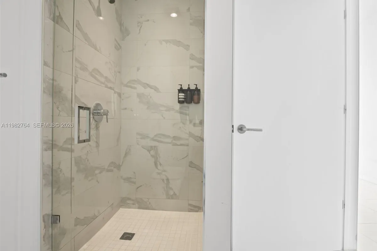 851 NE 1st Ave # 4801, Miami FL 33132