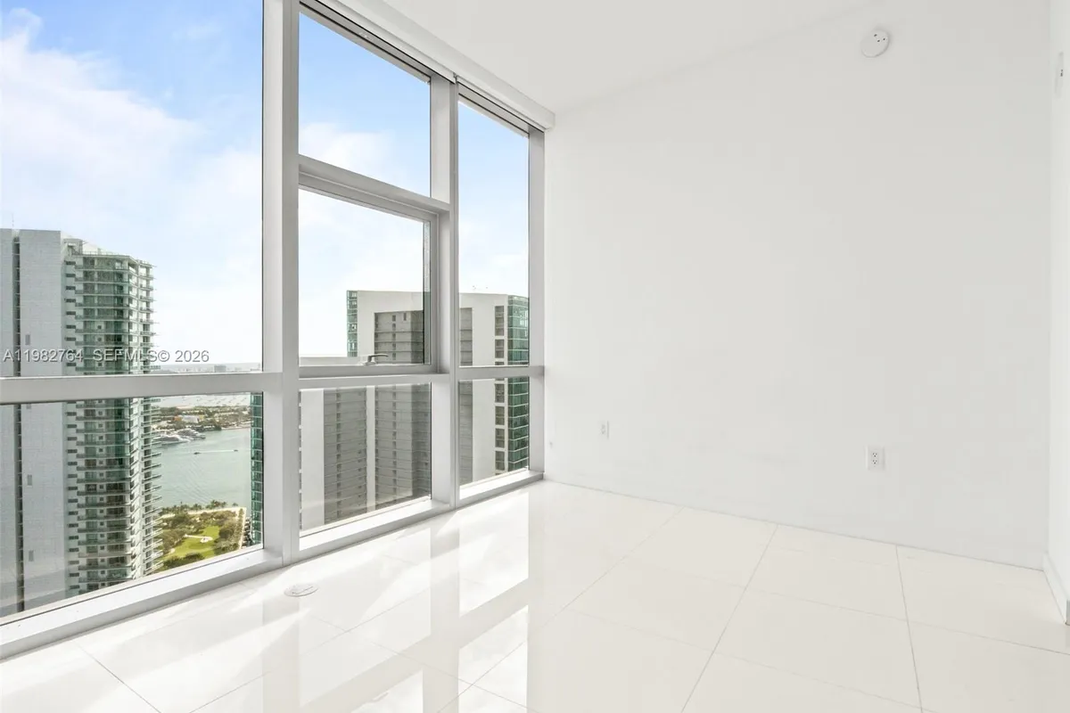 851 NE 1st Ave # 4801, Miami FL 33132