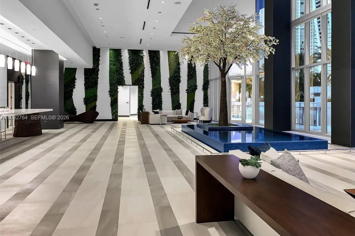 851 NE 1st Ave # 4801, Miami FL 33132