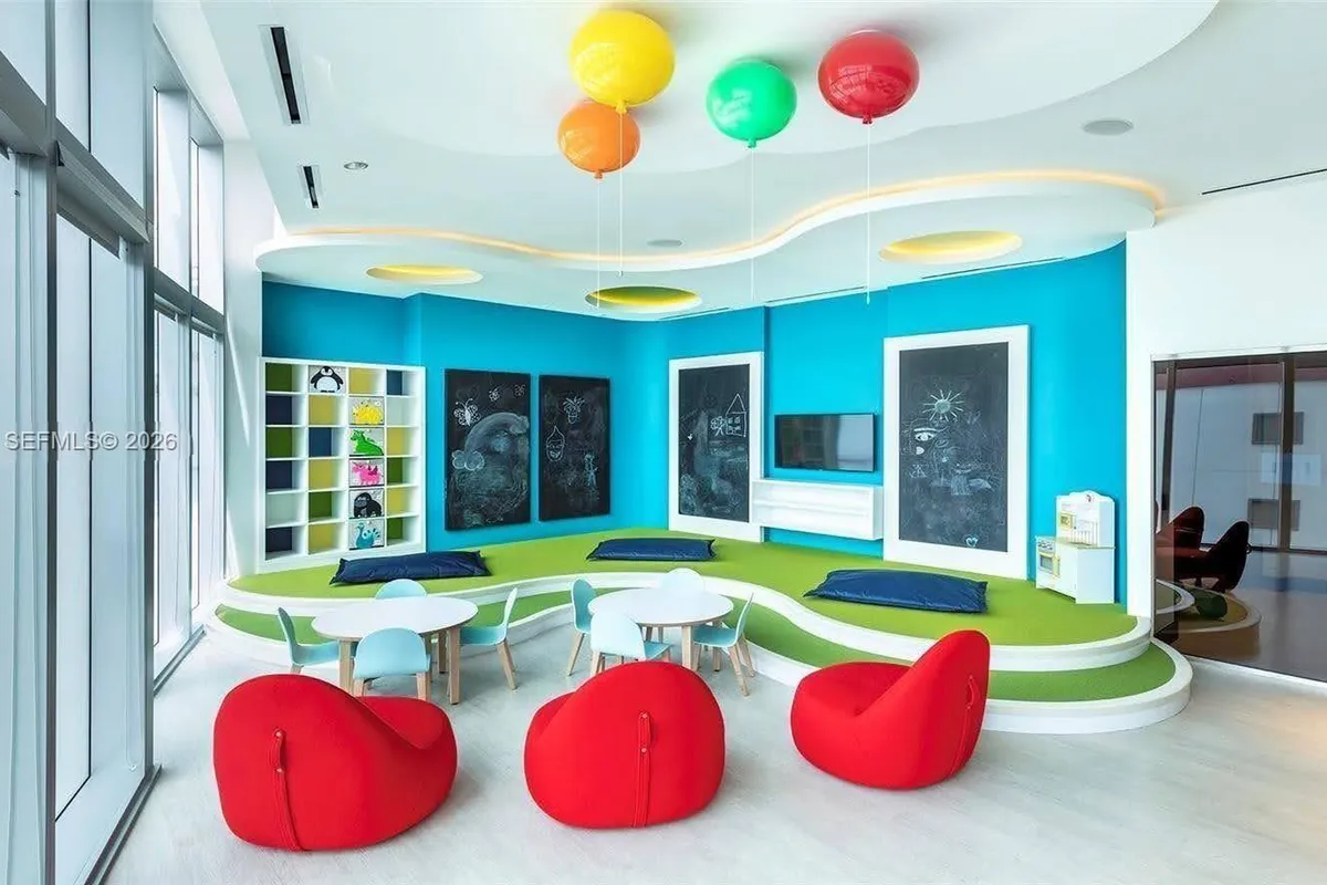 851 NE 1st Ave # 4801, Miami FL 33132