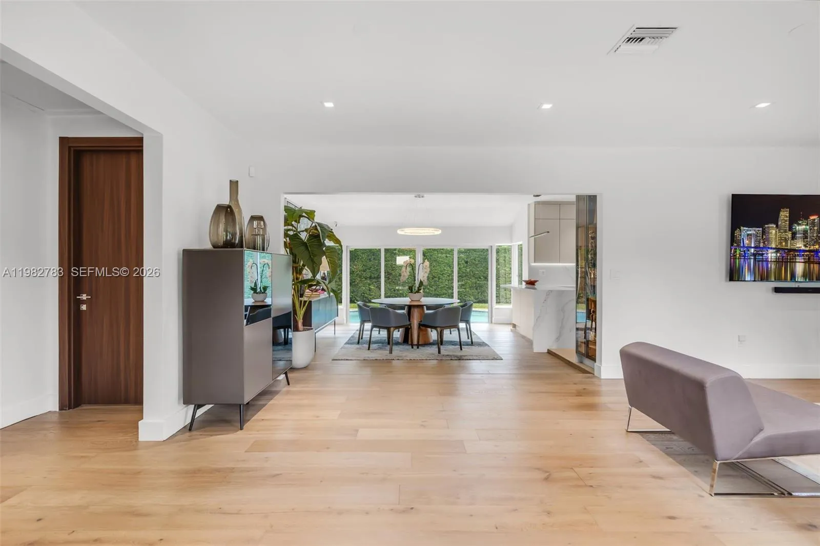 500 NE 51st St, Miami FL 33137