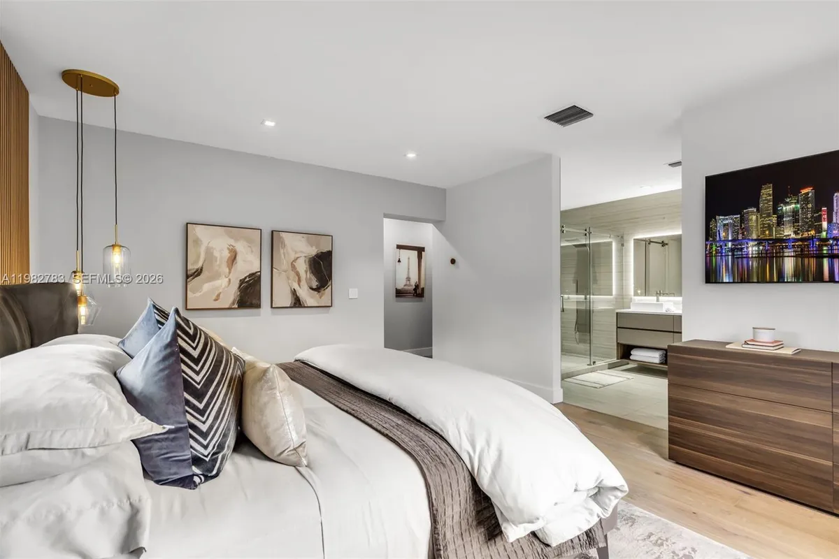 500 NE 51st St, Miami FL 33137