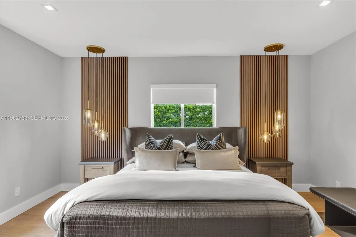 500 NE 51st St, Miami FL 33137