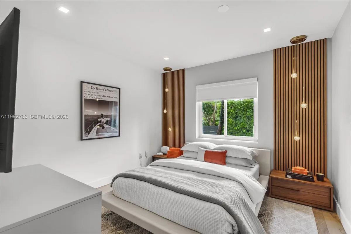 500 NE 51st St, Miami FL 33137