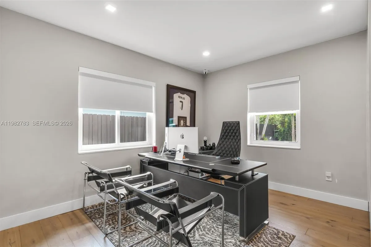 500 NE 51st St, Miami FL 33137