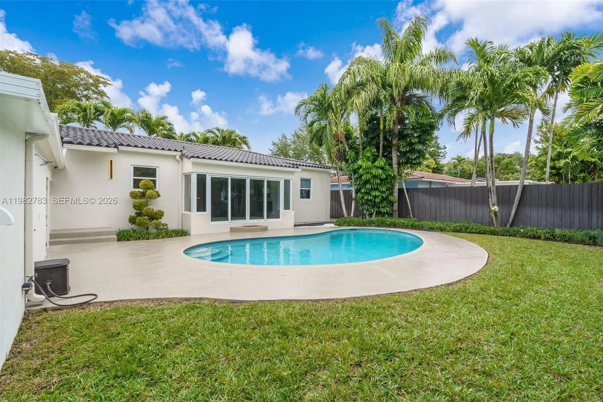 500 NE 51st St, Miami FL 33137