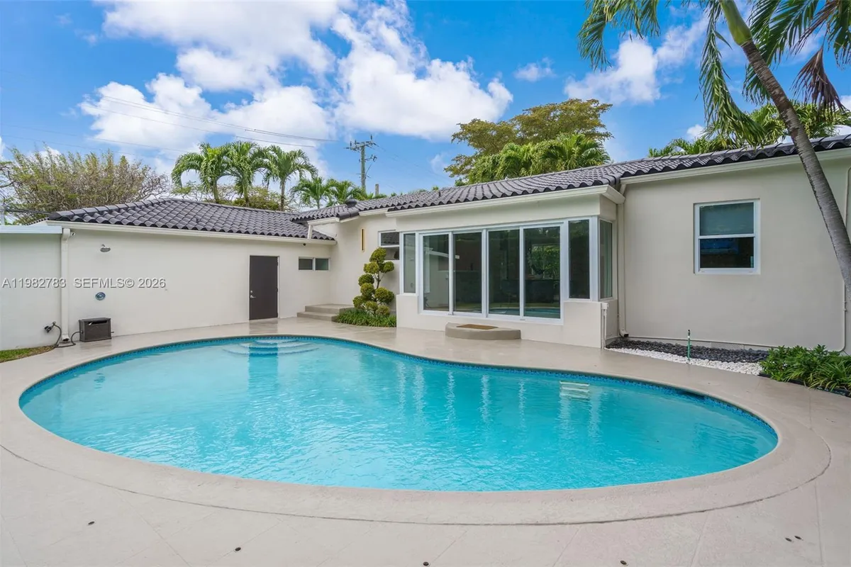 500 NE 51st St, Miami FL 33137