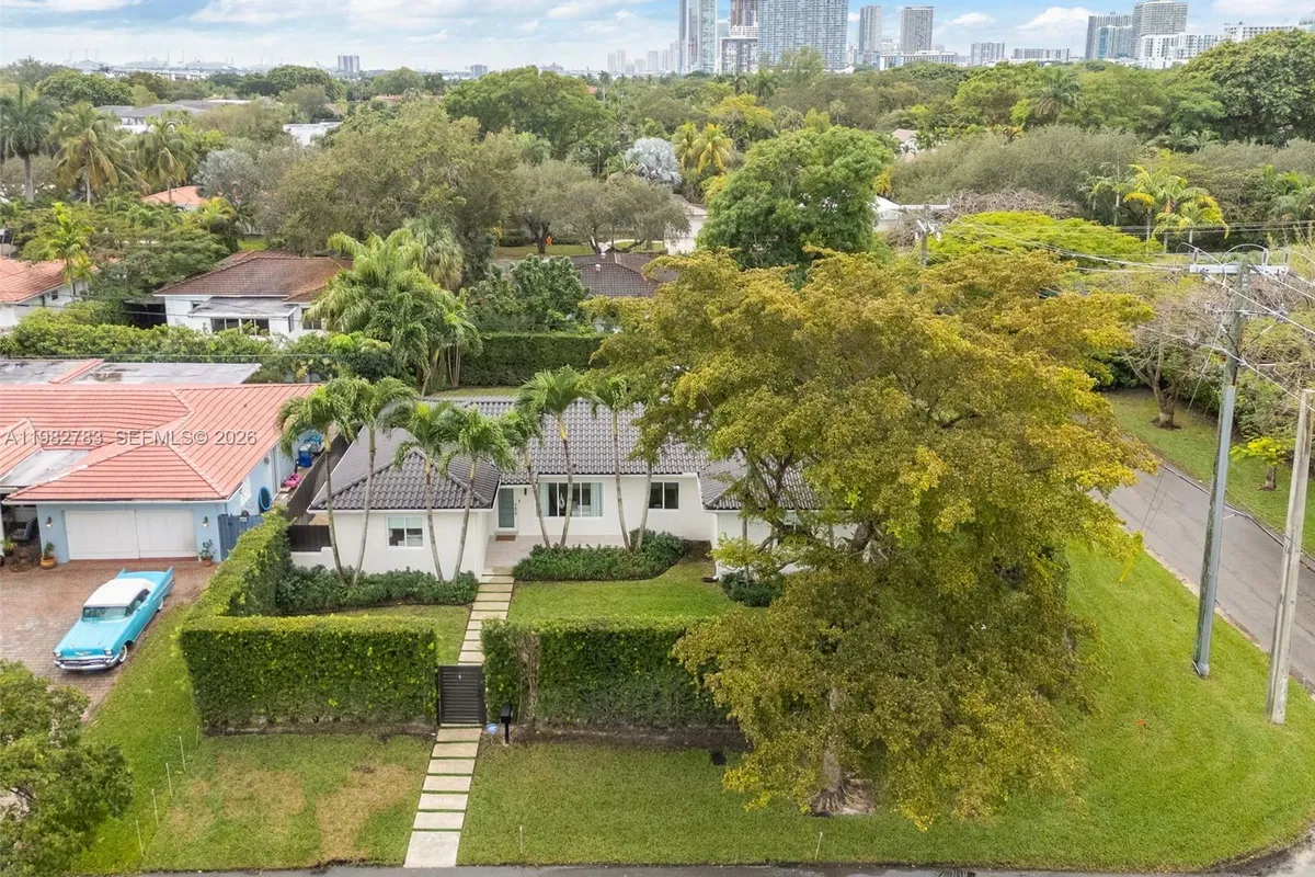 500 NE 51st St, Miami FL 33137