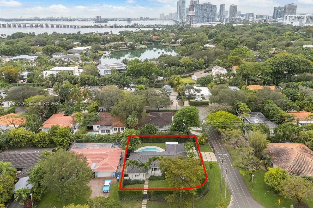 500 NE 51st St, Miami FL 33137