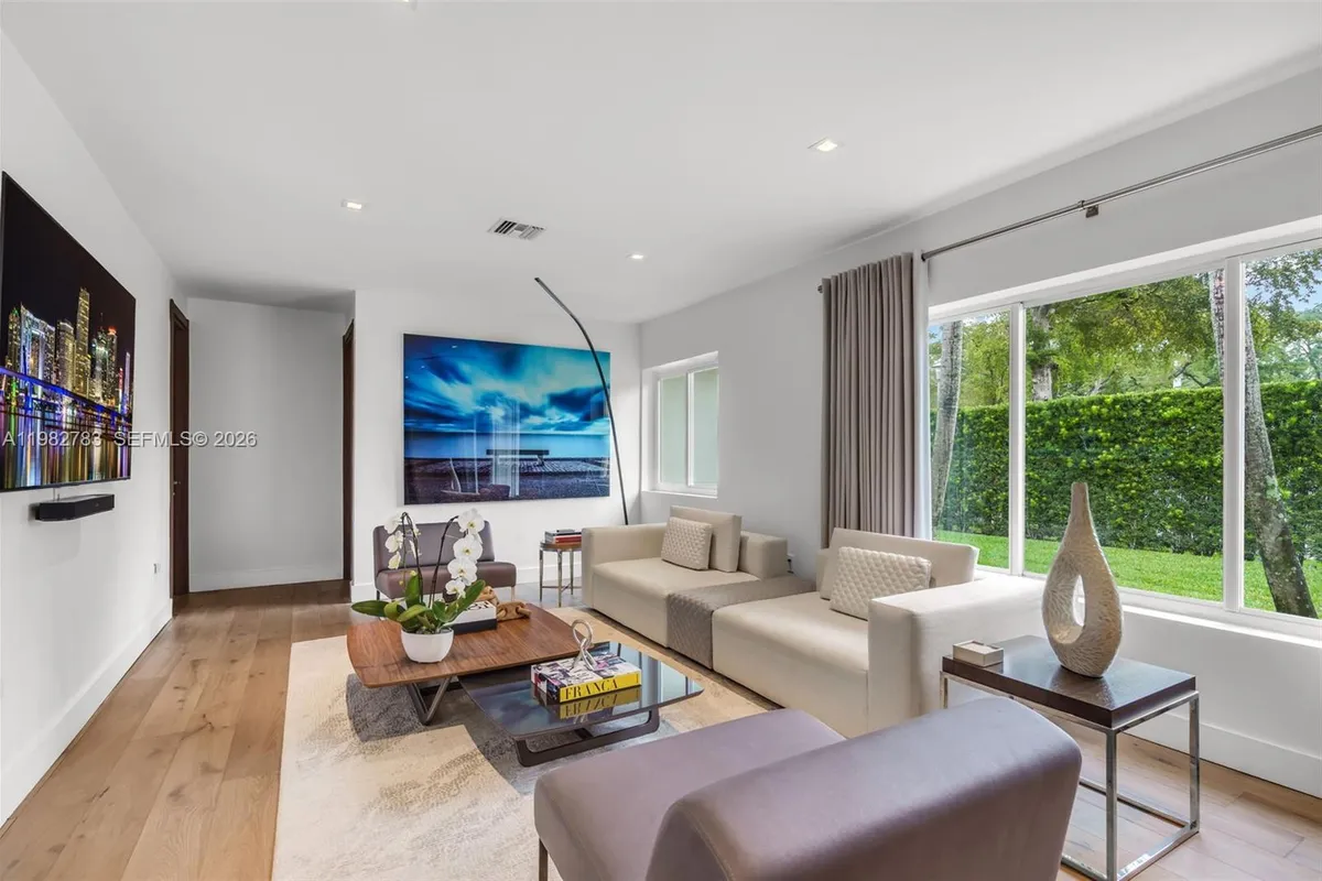 500 NE 51st St, Miami FL 33137