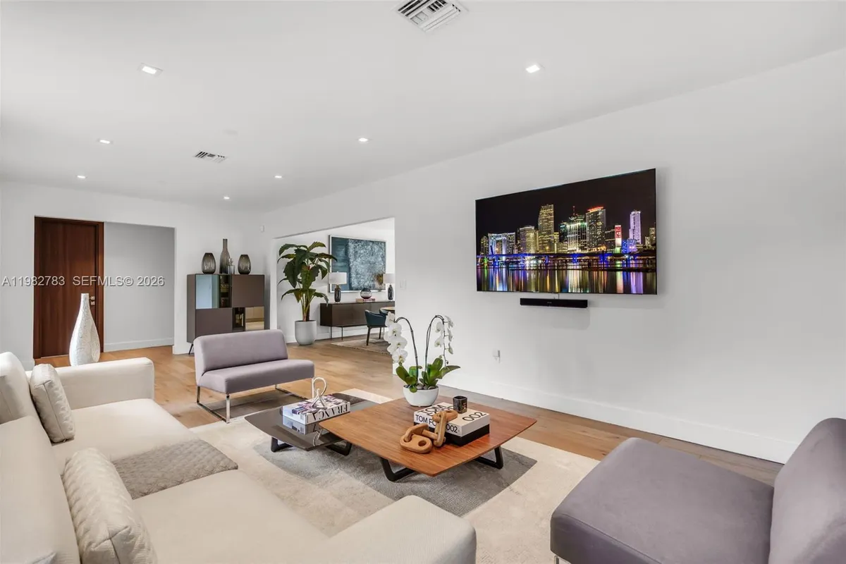 500 NE 51st St, Miami FL 33137