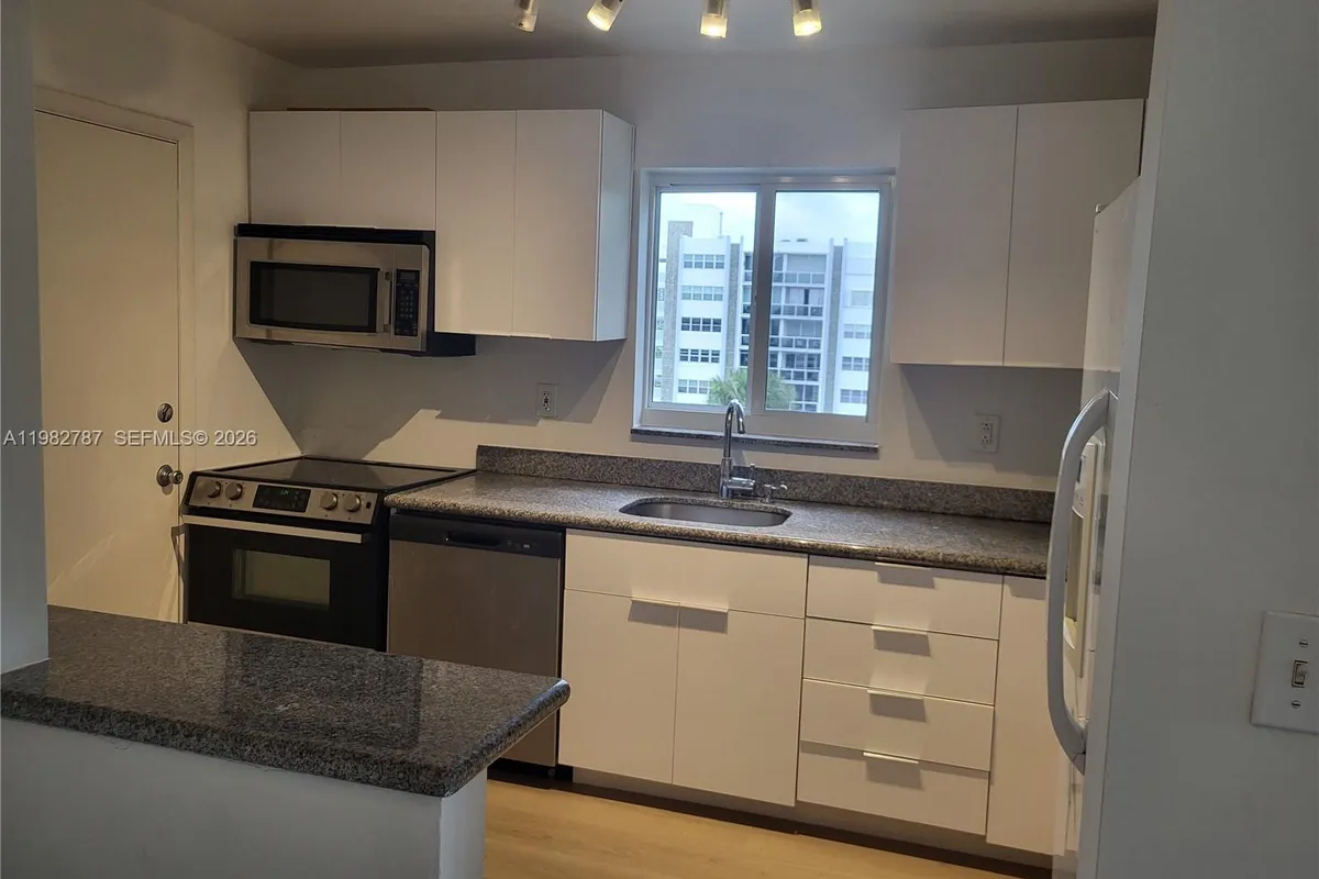 1020 94th St # 503, Bay Harbor Islands FL 33154