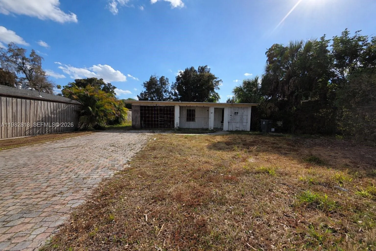 2 bedroom 1 bath for sale at 4574 Schall Rd, West Palm Beach FL 33409