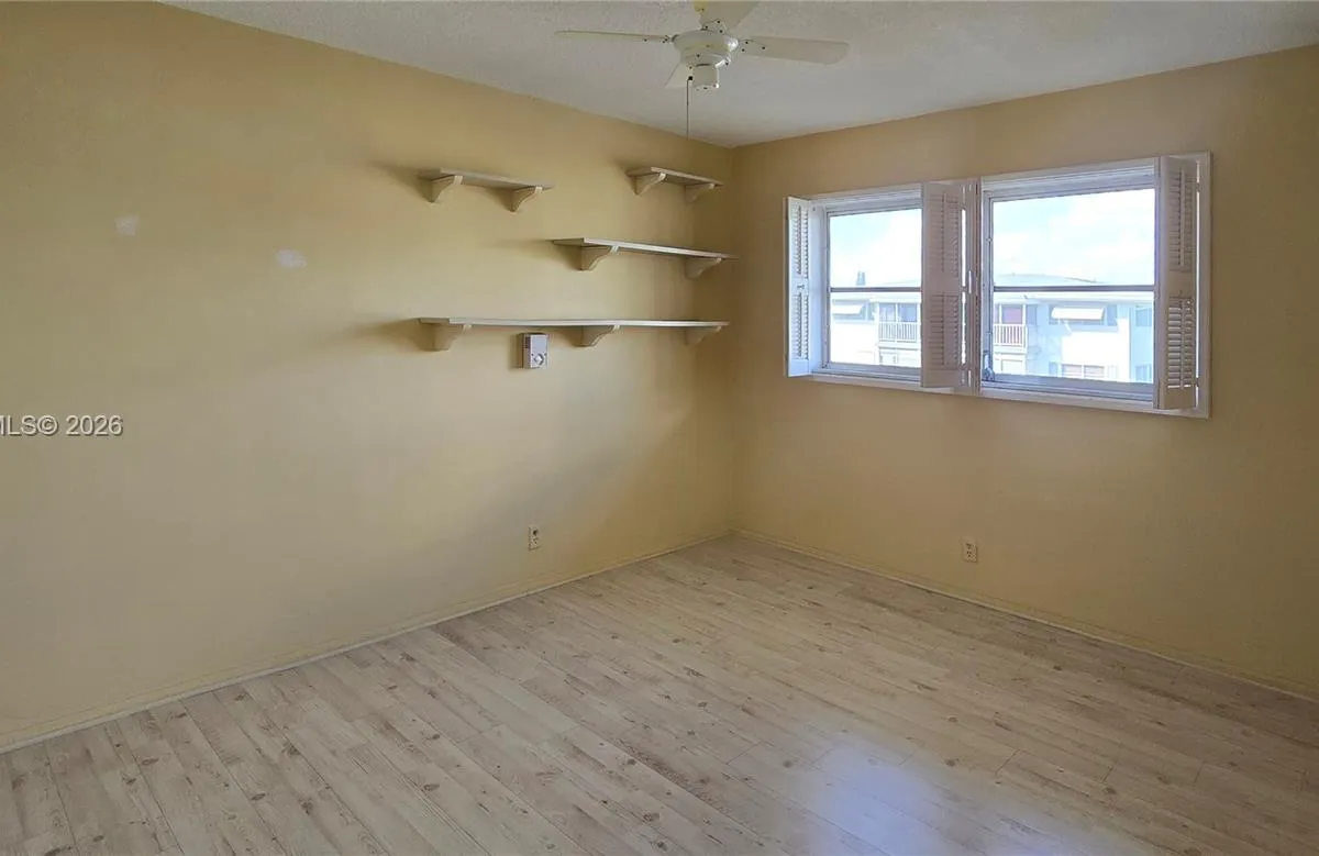 1201 Hillcrest Ct # 302, Hollywood FL 33021