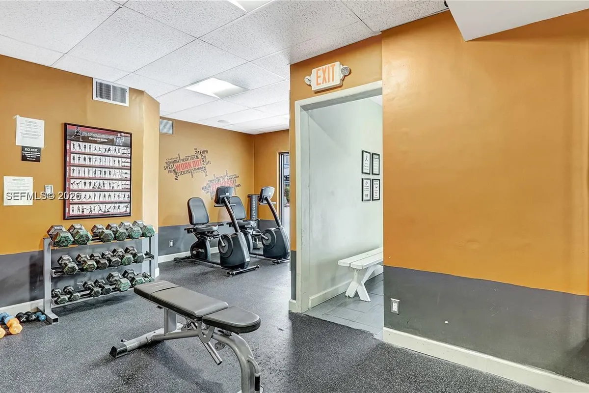 1201 Hillcrest Ct # 302, Hollywood FL 33021