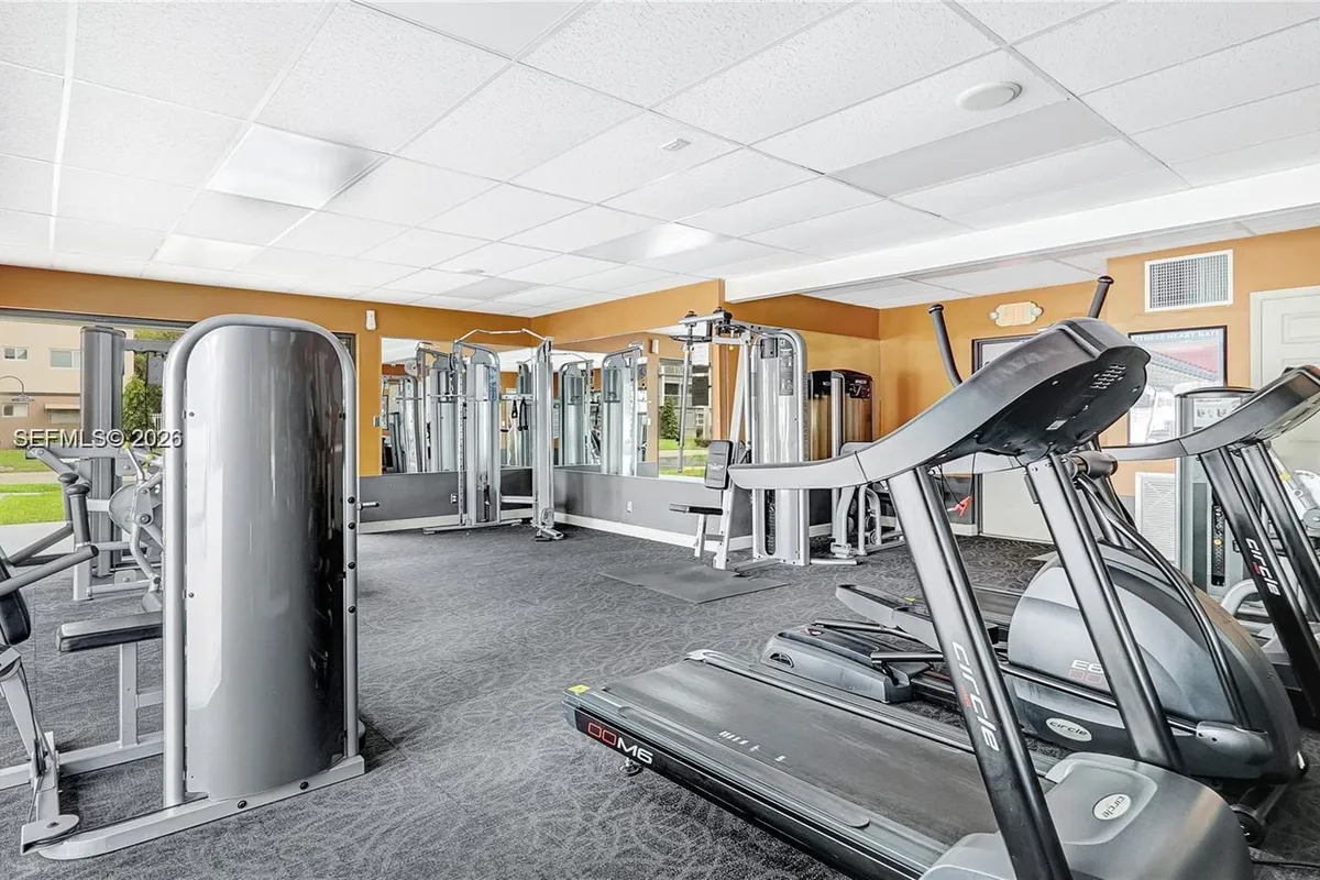 1201 Hillcrest Ct # 302, Hollywood FL 33021