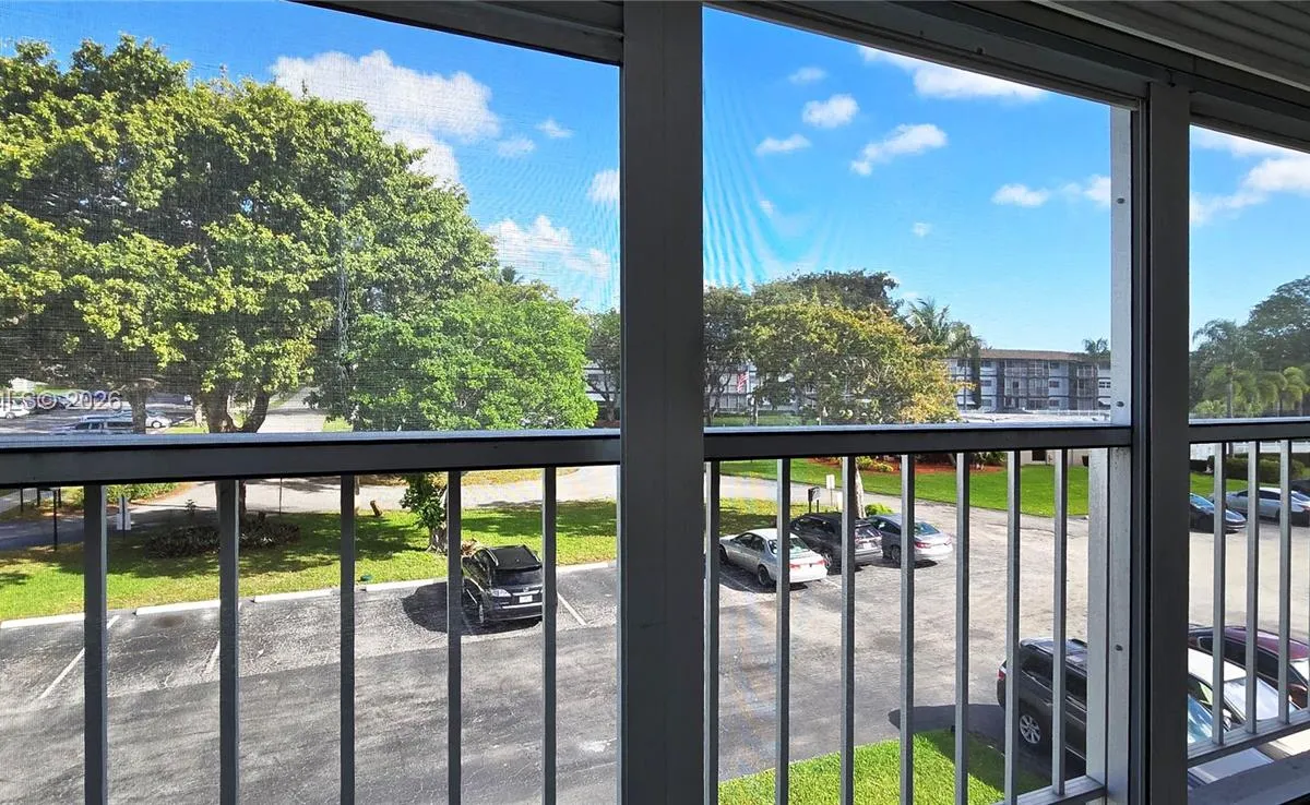 1201 Hillcrest Ct # 302, Hollywood FL 33021