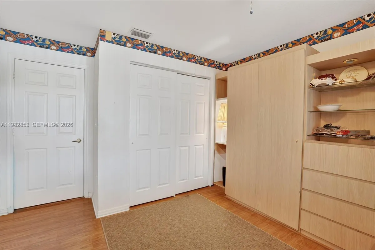 16419 Sapphire Pl, Weston FL 33331