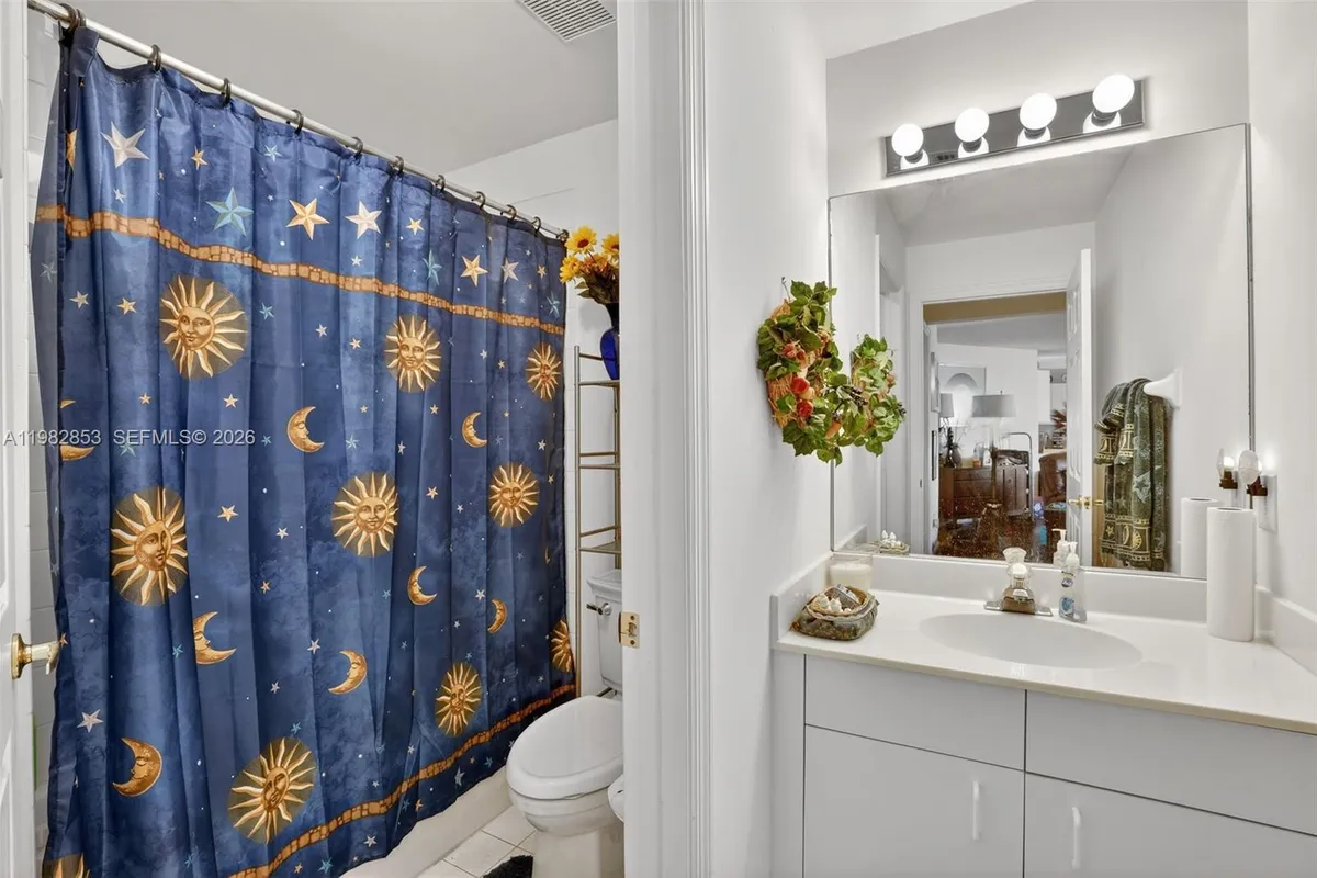 16419 Sapphire Pl, Weston FL 33331