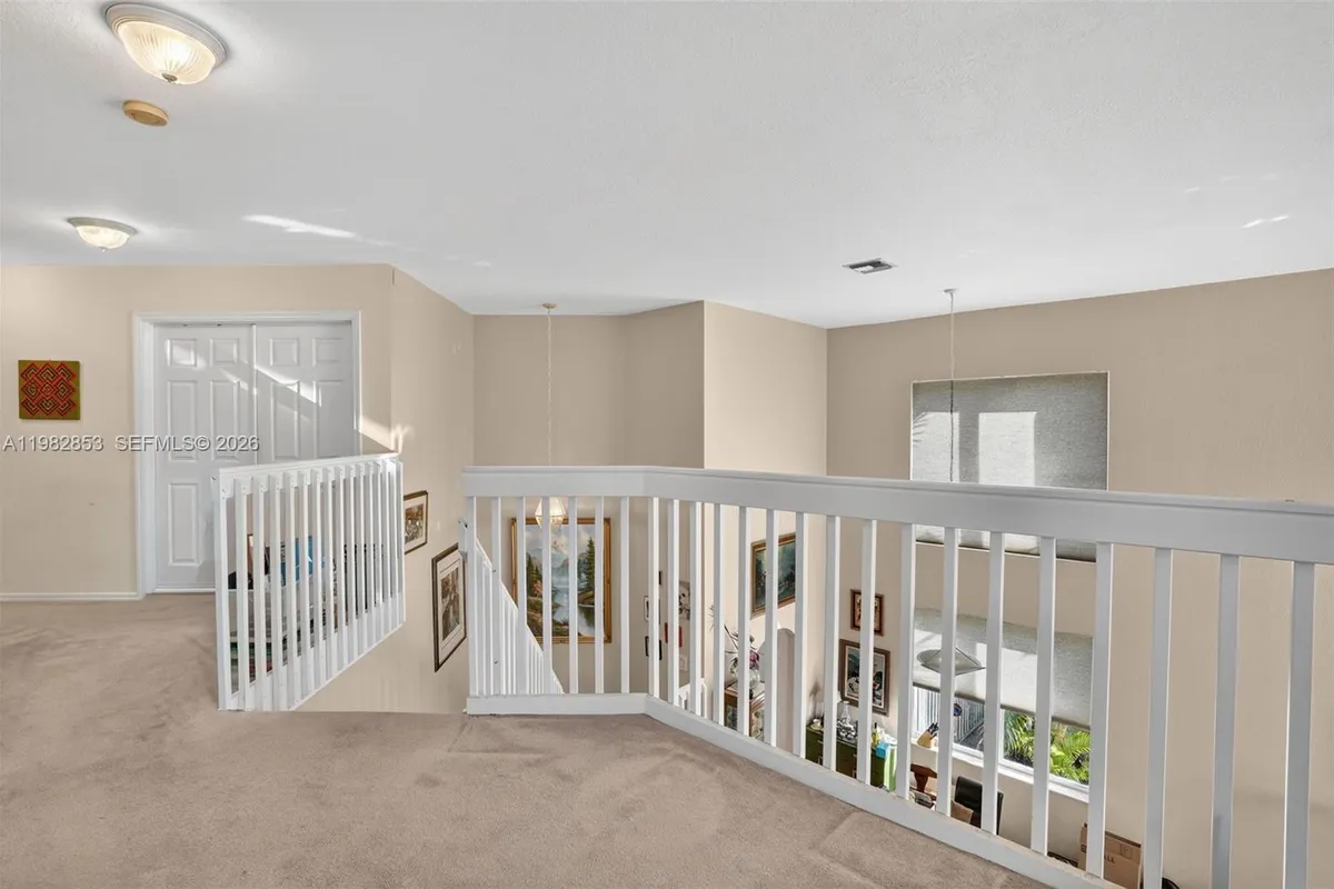 16419 Sapphire Pl, Weston FL 33331