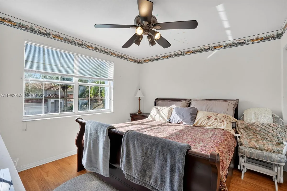 16419 Sapphire Pl, Weston FL 33331