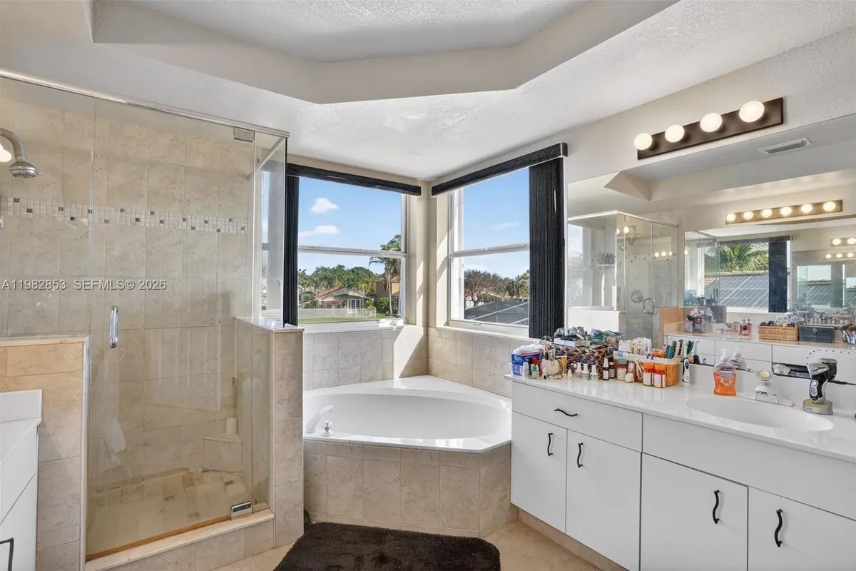 16419 Sapphire Pl, Weston FL 33331