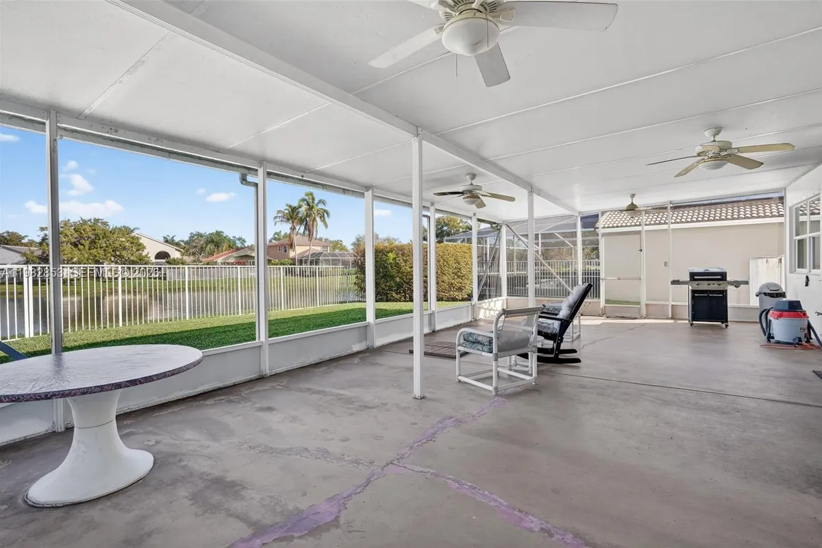 16419 Sapphire Pl, Weston FL 33331