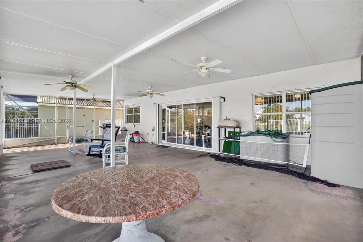 16419 Sapphire Pl, Weston FL 33331