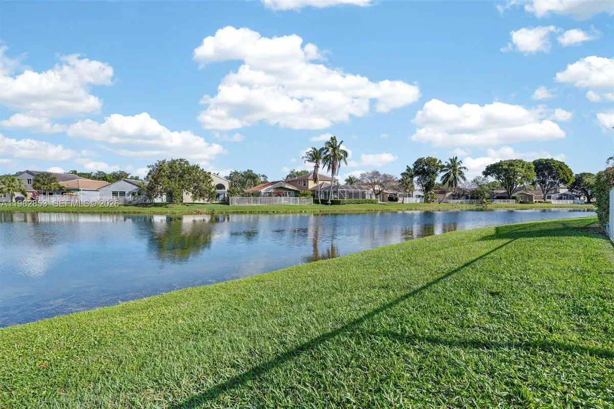 16419 Sapphire Pl, Weston FL 33331