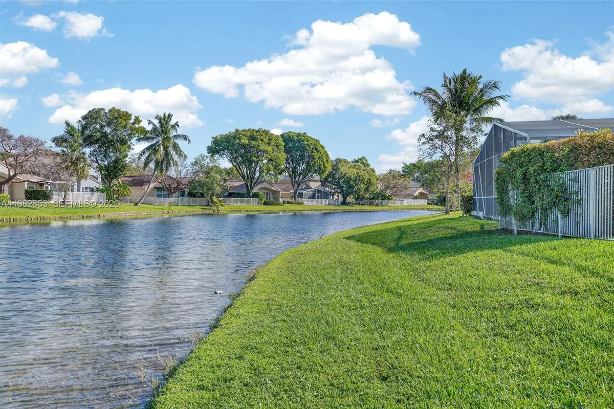 16419 Sapphire Pl, Weston FL 33331