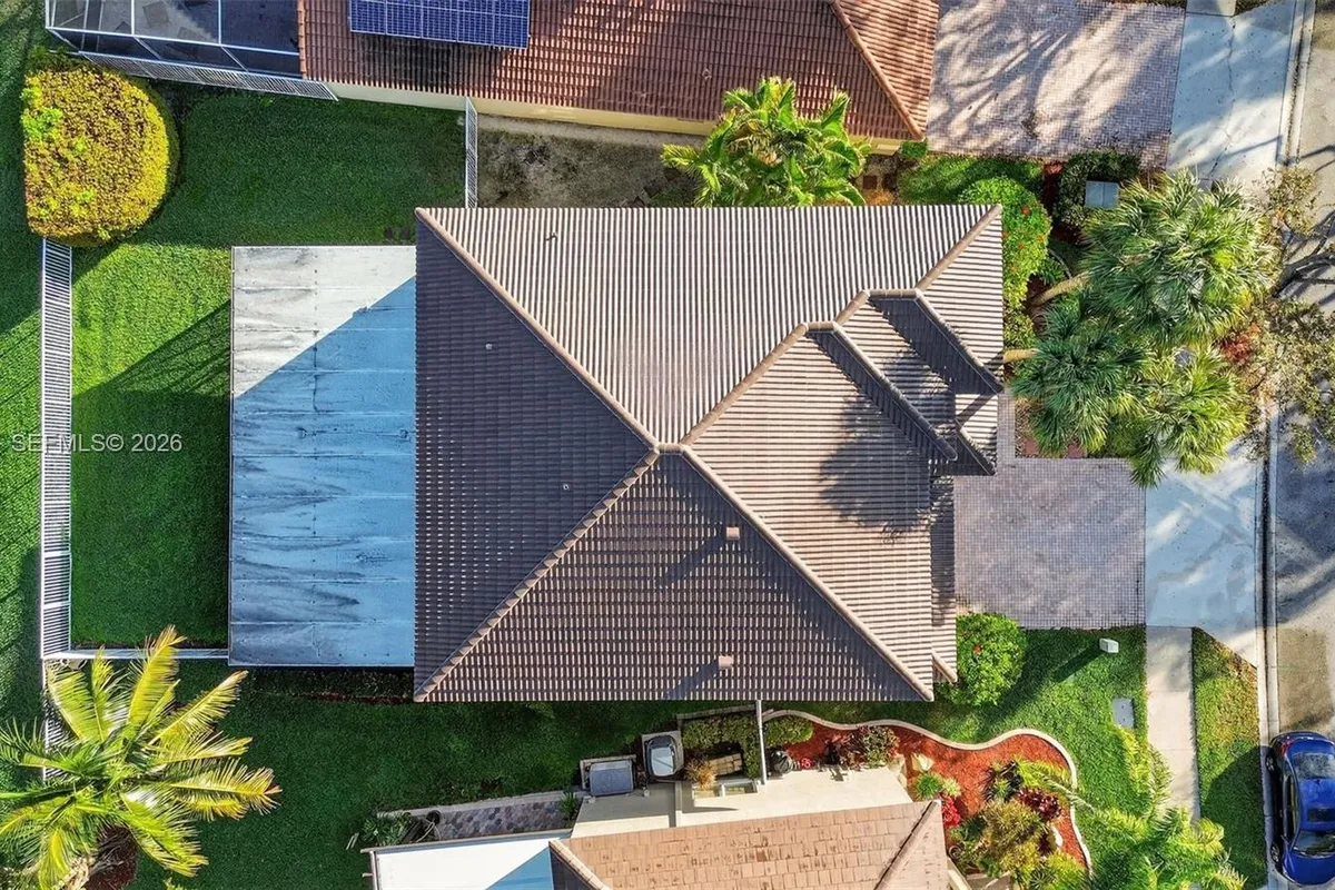 16419 Sapphire Pl, Weston FL 33331