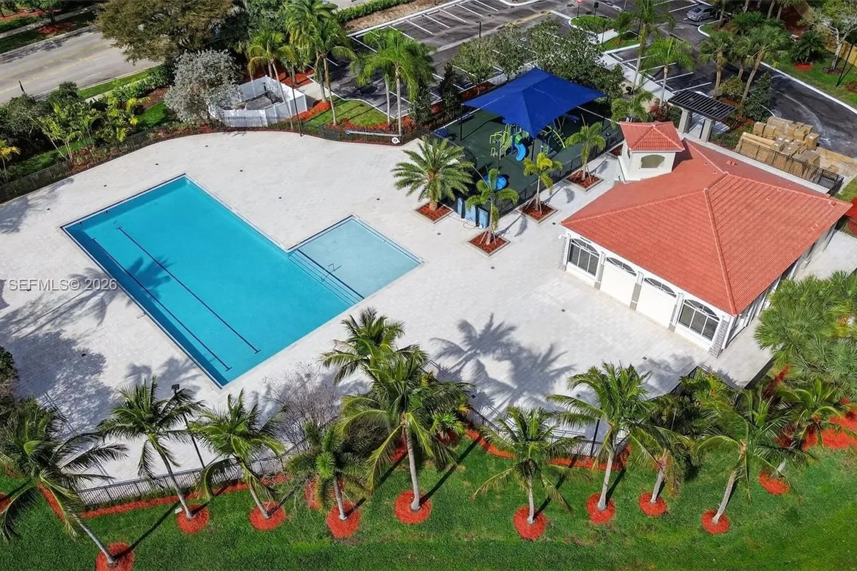 16419 Sapphire Pl, Weston FL 33331