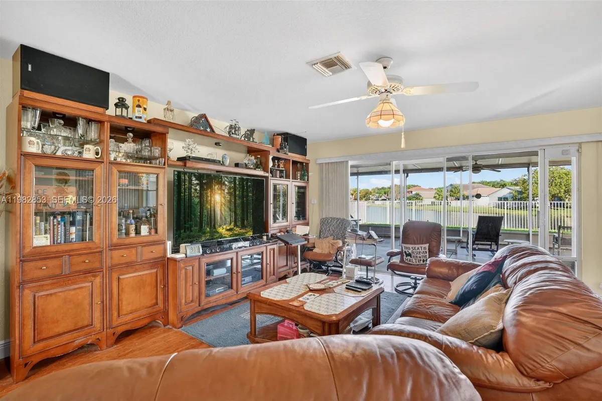 16419 Sapphire Pl, Weston FL 33331