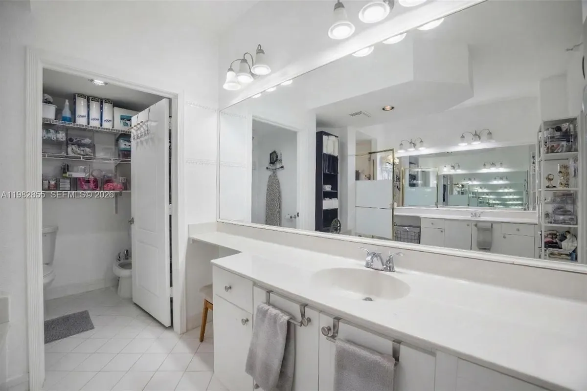 10720 NW 66th St # 202, Doral FL 33178