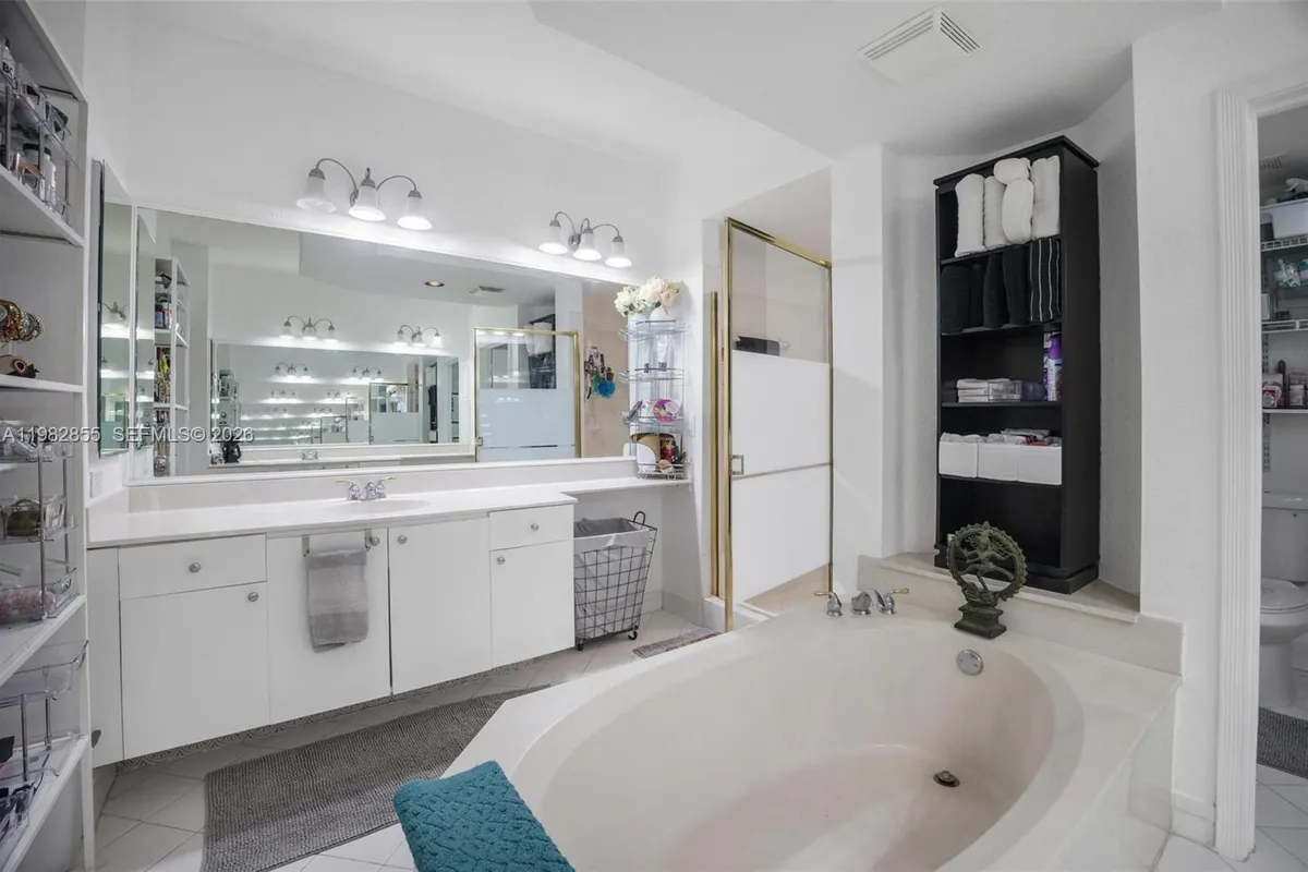 10720 NW 66th St # 202, Doral FL 33178