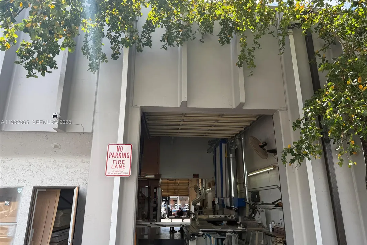 2016 NW 55th Ave, Margate FL 33063