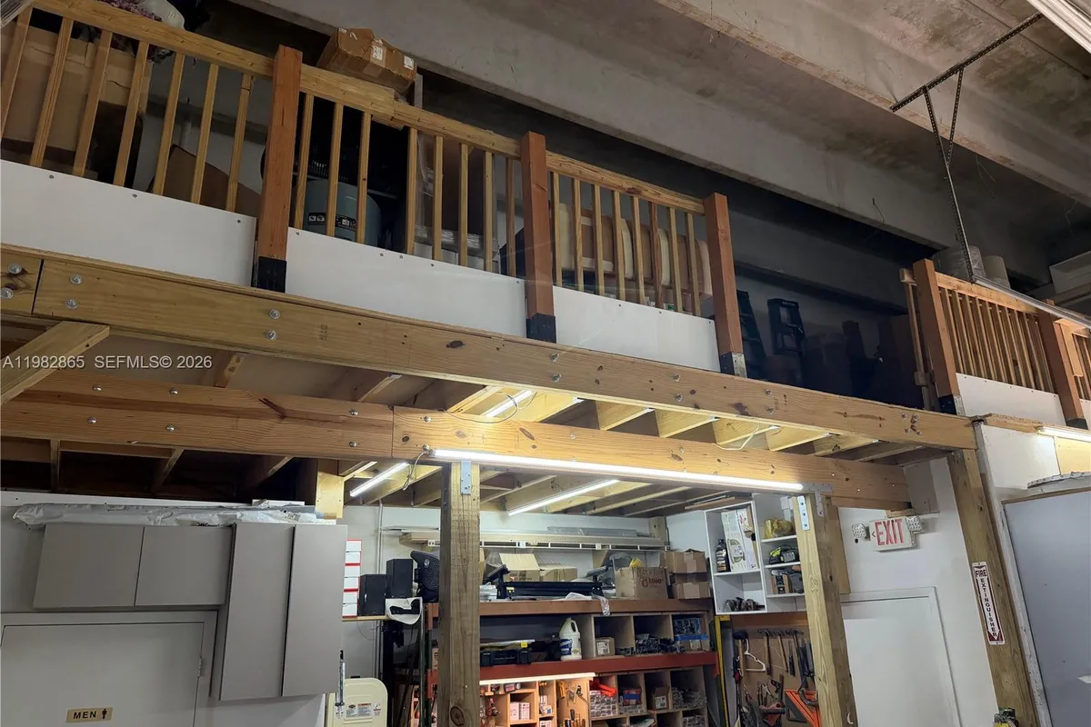 2016 NW 55th Ave, Margate FL 33063