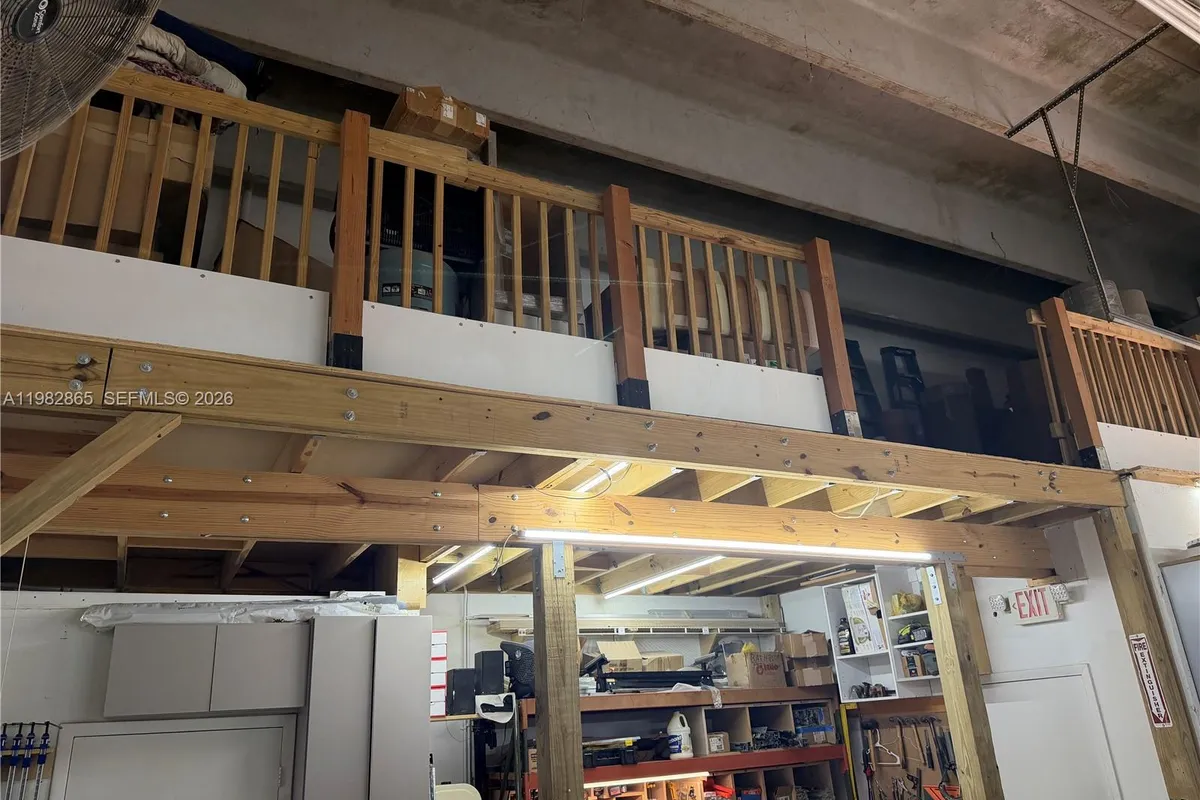 2016 NW 55th Ave, Margate FL 33063