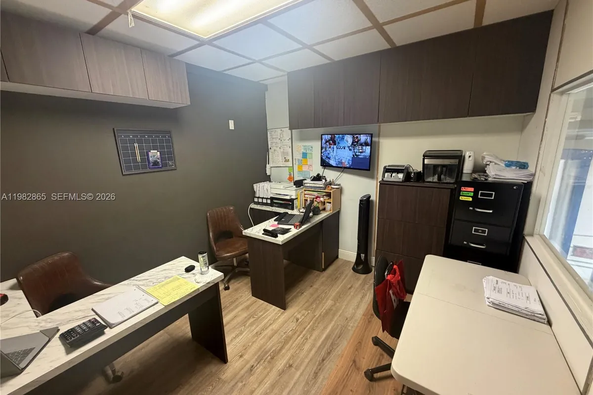 2016 NW 55th Ave, Margate FL 33063