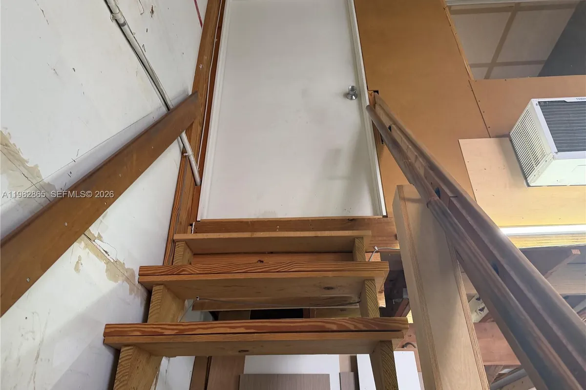 2016 NW 55th Ave, Margate FL 33063