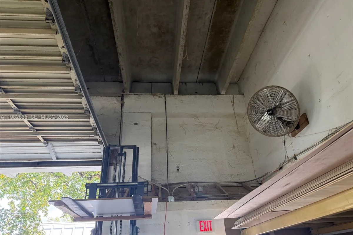 2016 NW 55th Ave, Margate FL 33063