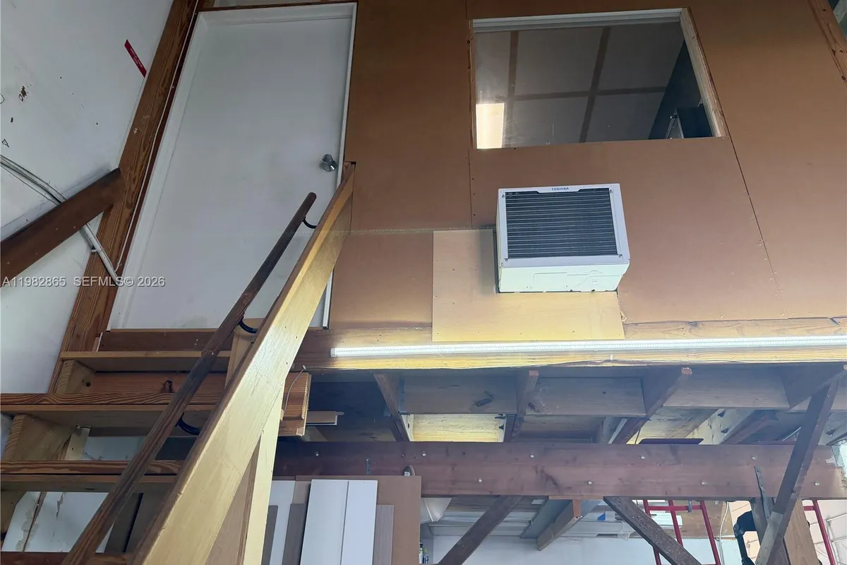 2016 NW 55th Ave, Margate FL 33063