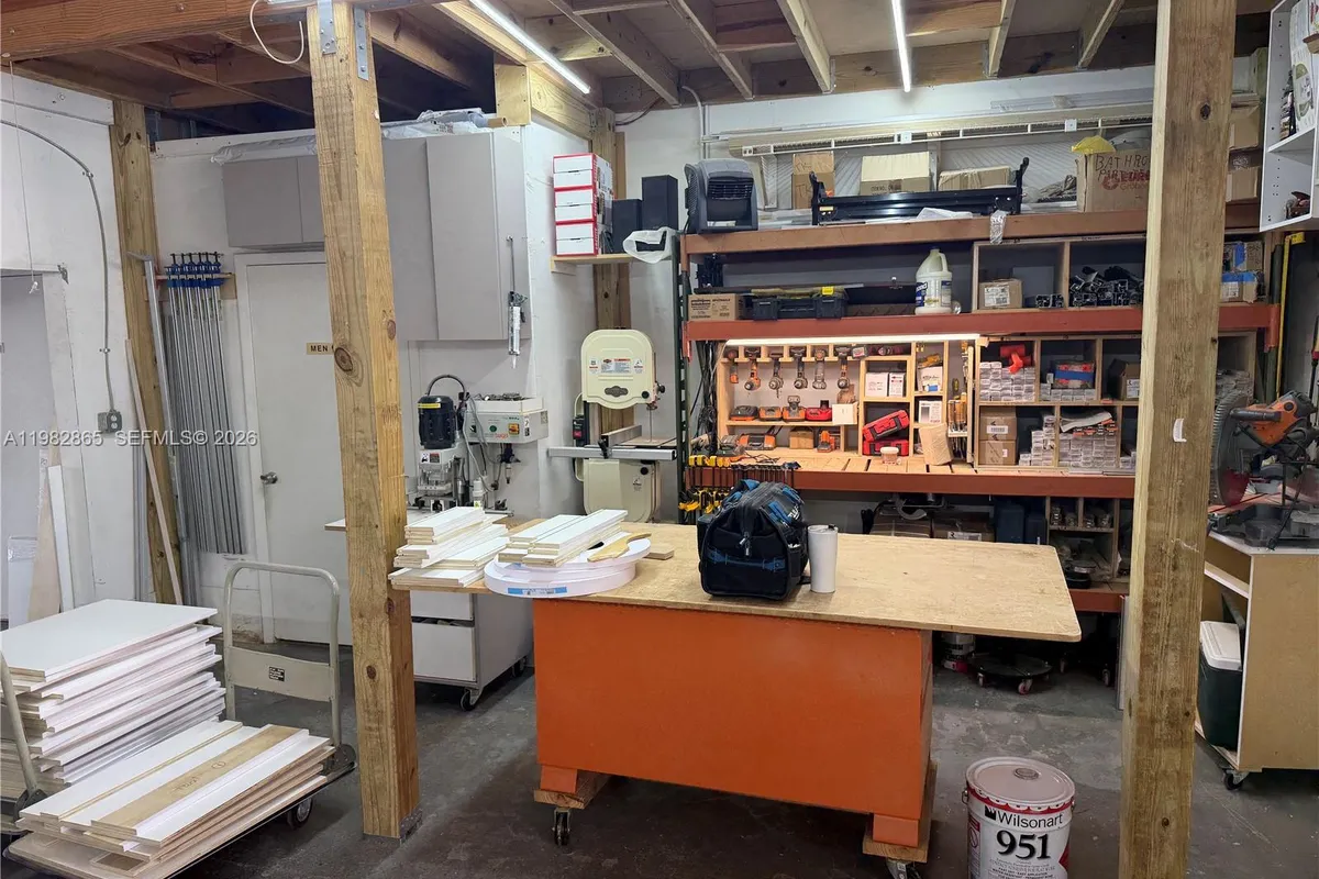 2016 NW 55th Ave, Margate FL 33063