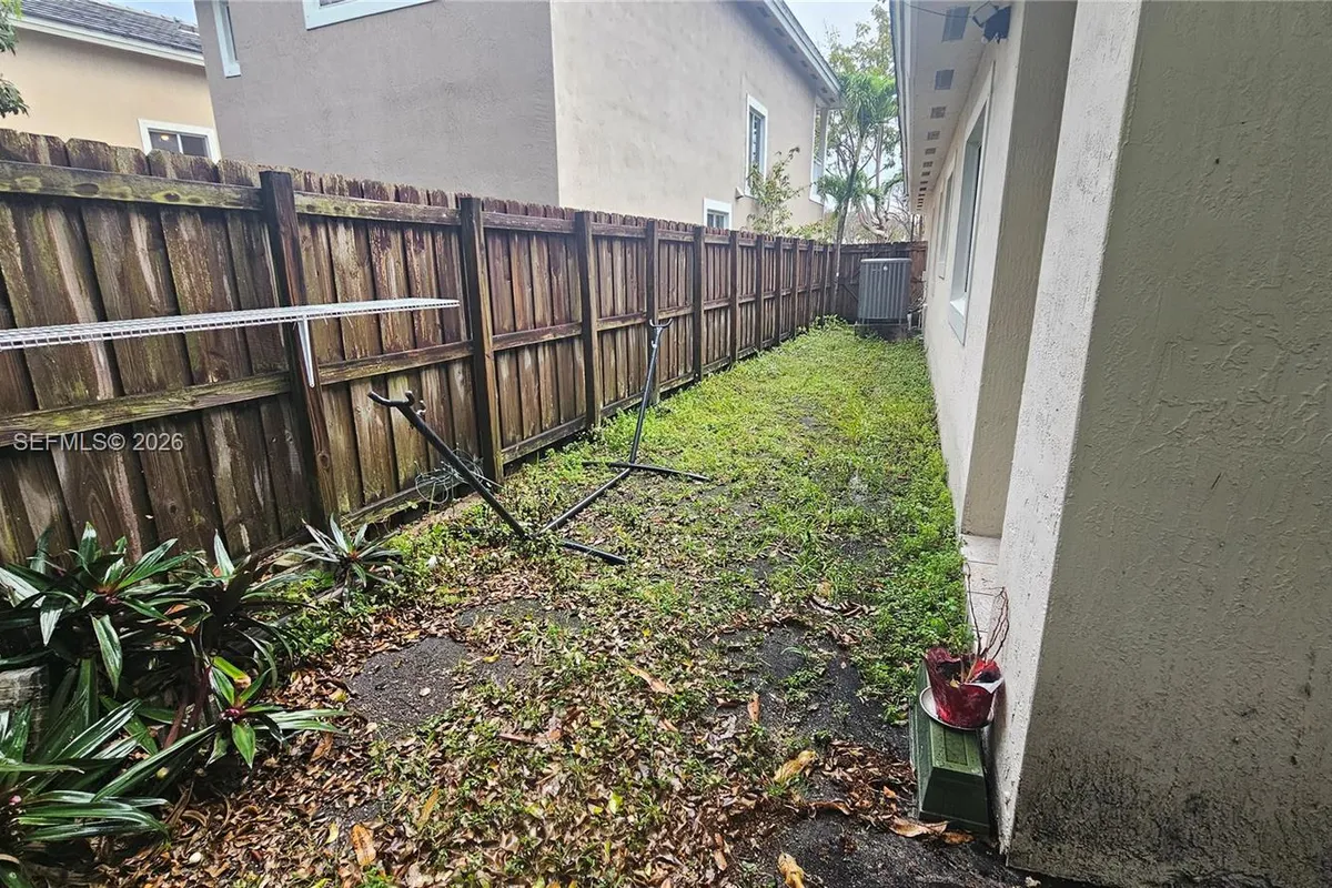 3520 NE 3rd Dr, Homestead FL 33033