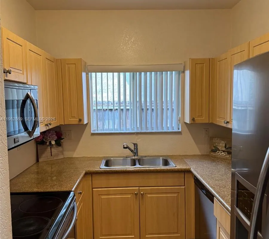 3520 NE 3rd Dr, Homestead FL 33033