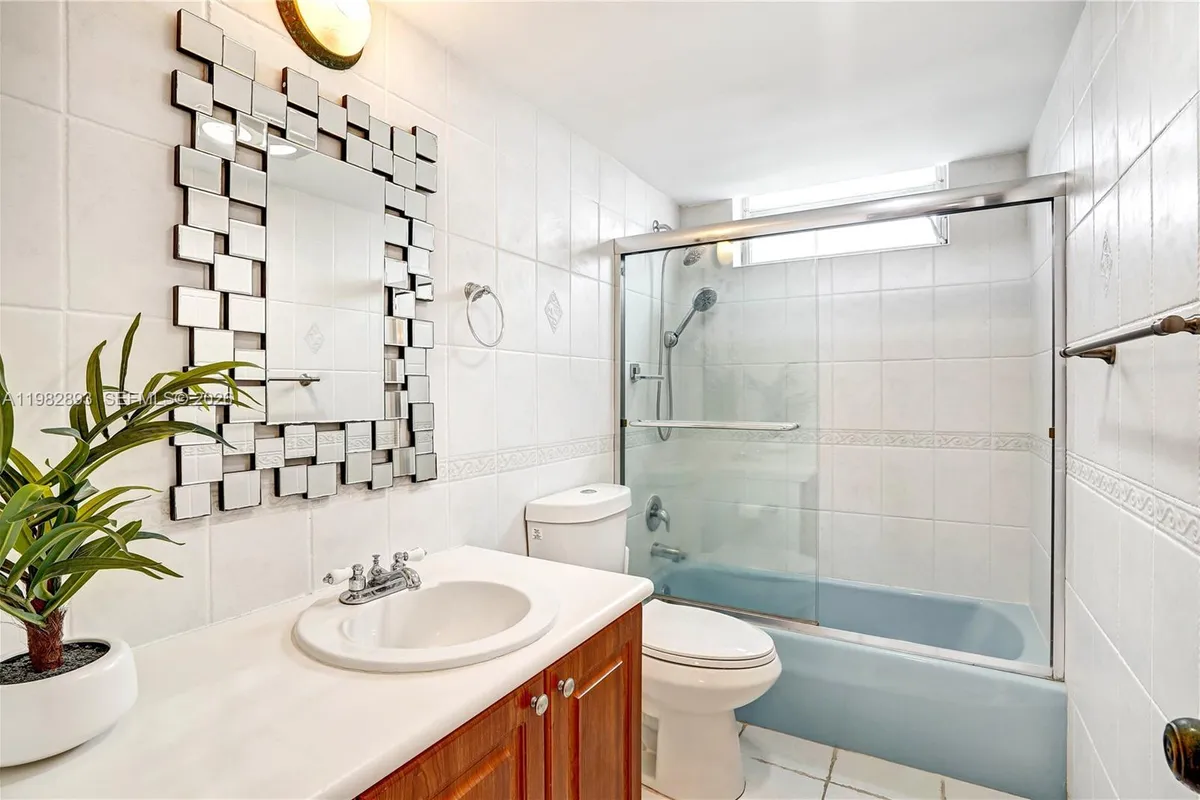 3020 Marcos Dr # S108, Aventura FL 33160